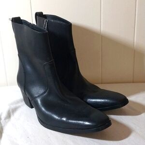 Osstone Black Leather Chelsea Boots